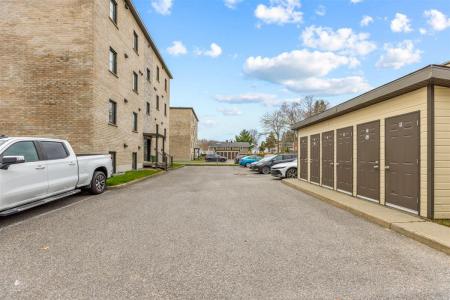 2450  Boul. Bastien, Québec (La Haute-Saint-Charles), Quebec G2B 1B4, Canada