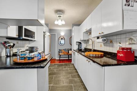 160 Ch. de la Rive-Boisée, Montréal (Pierrefonds-Roxboro), Quebec H8Z 3L2, Canada