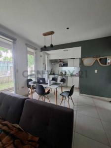 San Lorenzo 1171, Morón, GBA Oeste B1706, Argentina