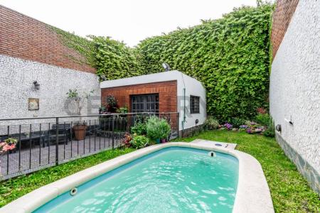 HUNGRIA 1033, Villa Luro, Capital Federal 1407, ארגנטינה