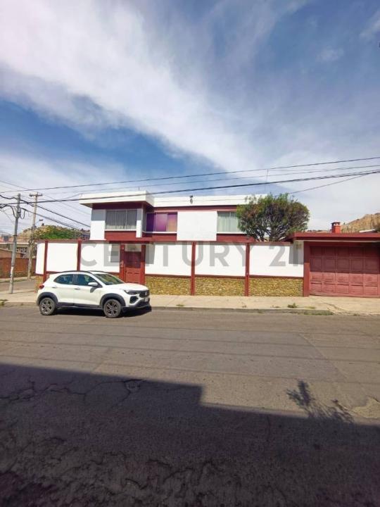 calle 5 y Barulio Vera , Irpavi, La Paz 00001, 玻利维亚