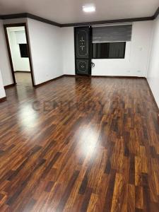 calle 33 entre Retamas y Alvarez Plata, edificio Milano 70, Cota Cota, La Paz 00001, בוליביה