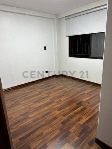 calle 33 entre Retamas y Alvarez Plata, edificio Milano 70, Cota Cota, La Paz 00001, בוליביה