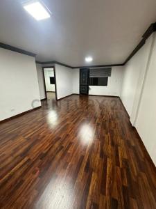 calle 33 entre Retamas y Alvarez Plata, edificio Milano 70, Cota Cota, La Paz 00001, בוליביה