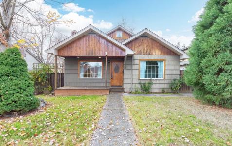 418 NE 11th Street, Grants Pass, Oregon 97526, USA