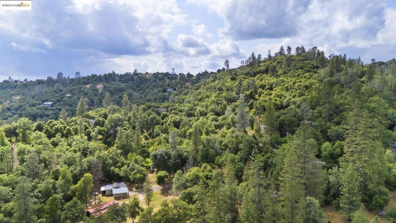 20638 Maranatha Rd., Tuolumne, Калифорния 95379, Соединенные Штаты