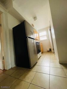 123 Cherry St 3, Elizabeth City, New Jersey 07202-1958