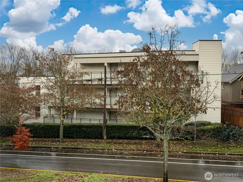 2334 Thorndyke Ave , 202, Seattle, Washington 98199