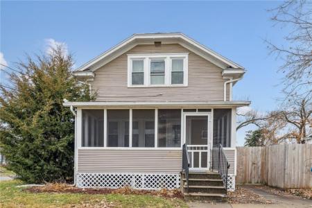 203 NE 27th Street, Cedar Rapids, 爱荷华州 52402, 美国