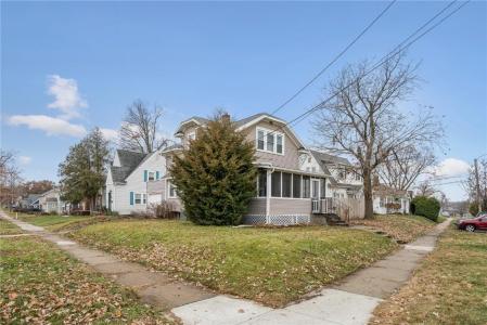 203 NE 27th Street, Cedar Rapids, 爱荷华州 52402, 美国