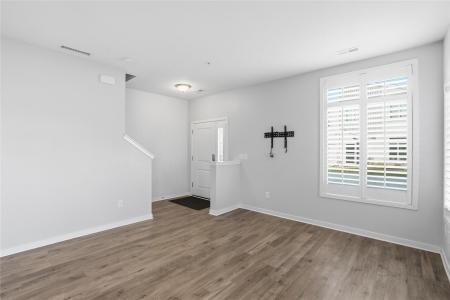 329 NE Otter Drive, Waukee, Iowa 50263, USA