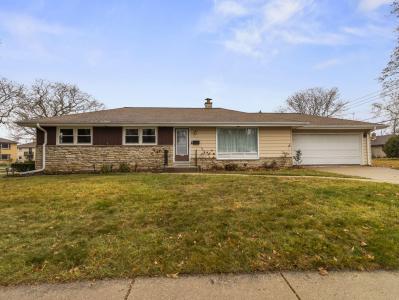 3025 S 72nd St, West Allis, Wisconsin 53219