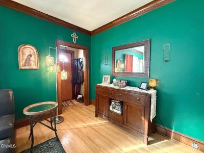 866 Central Avenue, Valley City, North Dakota 58072, USA