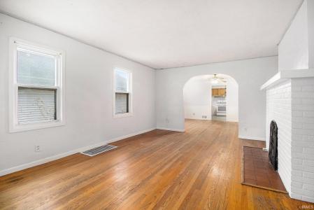 127 E Oakside Street, South Bend, Indiana 46614