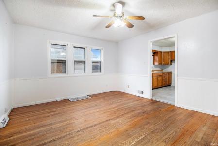 127 E Oakside Street, South Bend, Indiana 46614