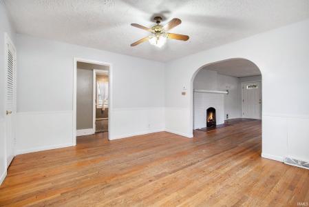 127 E Oakside Street, South Bend, Indiana 46614