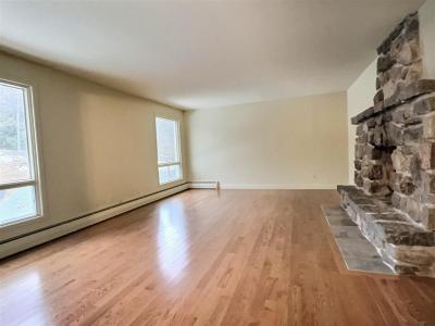 27 Rue des Érables, Rivière-du-Loup, Quebec G5R 1T8, Canadá