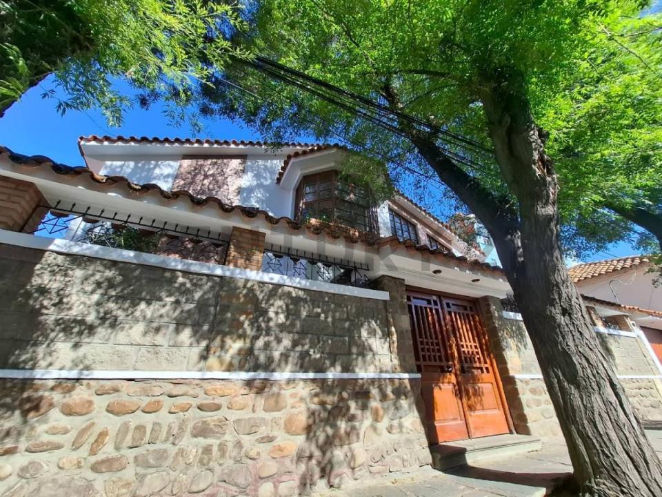 campero antes de 15 de abril , Zona Centro, Tarija 00001, Bolívia