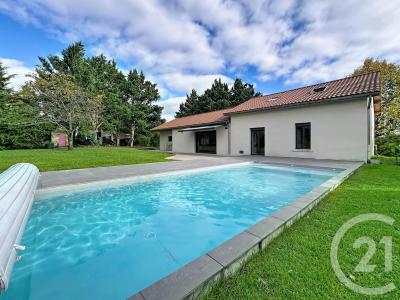 Mozac, Овернь 63200, Франция