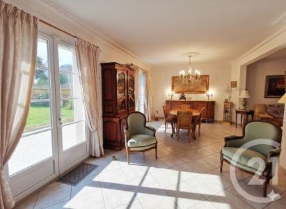 Epernon, Centro – Val De Loira 28230, Francia