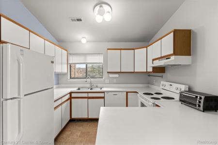 42580 Lilley Pointe Drive, Canton Charter Township, Michigan 48187