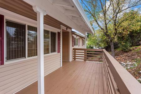 252 Poet Smith Drive, Auburn, カリフォルニア 95603, アメリカ合衆国