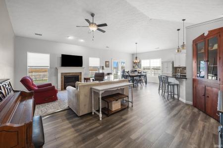 242 W Big Pine Drive, West Lafayette, אינדיאנה 47906, ארצות הברית של אמריקה