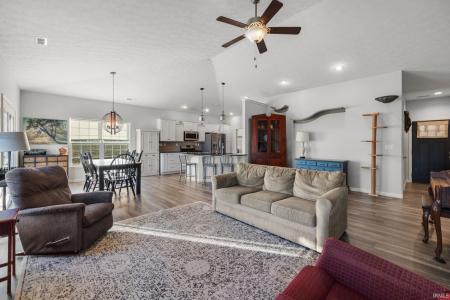 242 W Big Pine Drive, West Lafayette, אינדיאנה 47906, ארצות הברית של אמריקה