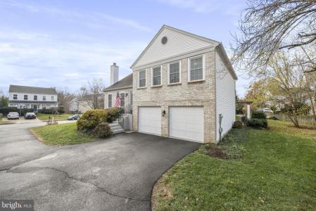 48 Mcpherson Circle, Sterling, 維吉尼亞州 20165, 美國