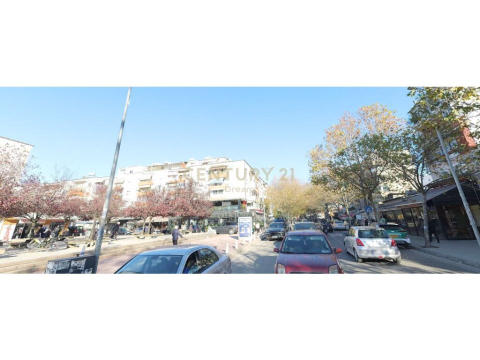 Xhamlliku, Tirana, Albania