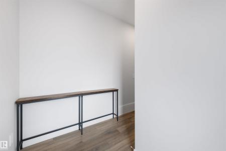 9332 183 AVENUE NW, Edmonton, Alberta T5Z 0V1, Canadá