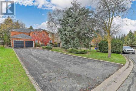 668 CHALEUR PLACE, Newmarket (stonehaven-wyndham), Ontario L3X 1L6, Canada