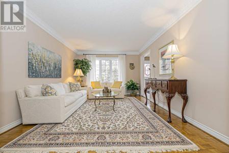 668 CHALEUR PLACE, Newmarket (stonehaven-wyndham), Ontario L3X 1L6, Canada