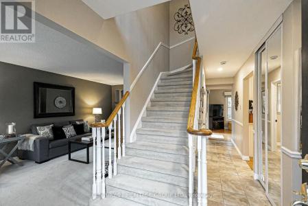 124 JOHN BOWSER CRESCENT, Newmarket (glenway Estates), 安大略省 L3Y 7P1, 加拿大