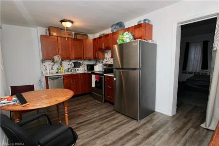 72 KENT STREET N, Simcoe, Ontario N3Y 3S4, CANADÁ