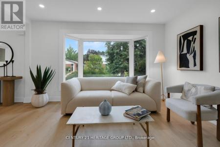 43 HOWELL SQUARE, Toronto (malvern), Ontario M1B 1C3, Canada