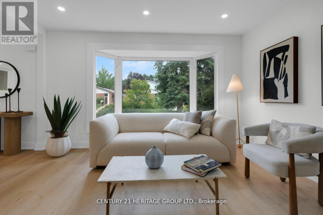 43 HOWELL SQUARE, Toronto (malvern), Ontario M1B 1C3, Canada