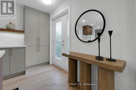 43 HOWELL SQUARE, Toronto (malvern), Ontario M1B 1C3, Canada