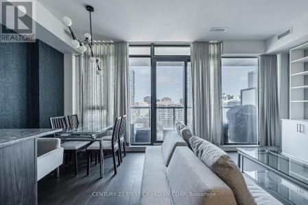 81 WELLESLEY STREET EAST, Toronto (church-yonge Corridor), 安大略省 M4Y 1C5, 加拿大