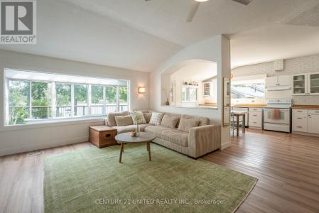 1105 PRIMROSE LANE, Selwyn, Ontario K9J 6X5, Canada