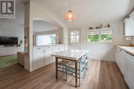 1105 PRIMROSE LANE, Selwyn, Ontario K9J 6X5, Canada