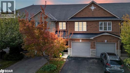 163 LIVINGSTON AVENUE, Grimsby, Ontario L3M 5S8, Canada