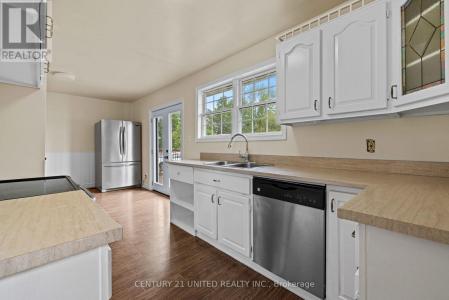 60 HEMLOCK STREET, Highlands East (bicroft Ward), Ontario K0L 1M0, Canada