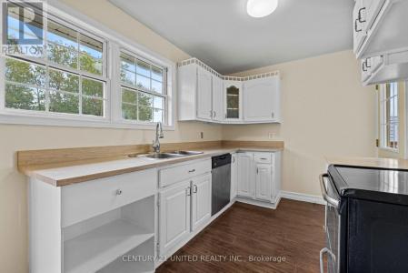 60 HEMLOCK STREET, Highlands East (bicroft Ward), Ontario K0L 1M0, Canada