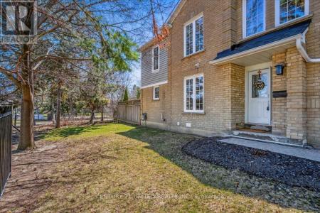 58 HEATHCLIFFE SQUARE, Brampton (central Park), Ontario L6S 5R5, Canada