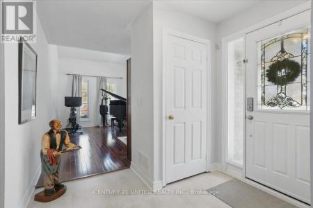 58 HEATHCLIFFE SQUARE, Brampton (central Park), Ontario L6S 5R5, Canada