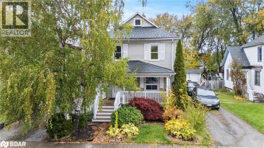 16 LOCUST STREET, Welland, Ontario L3C 4J2, Canada