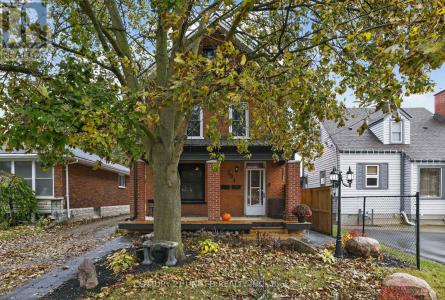 201 ROMAINE STREET, Peterborough (otonabee Ward 1), Ontario K9J 2C3, Canada