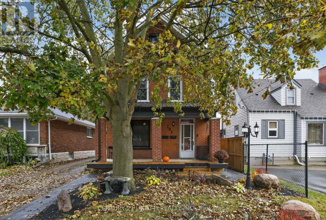 201 ROMAINE STREET, Peterborough (otonabee Ward 1), Ontario K9J 2C3, Canada