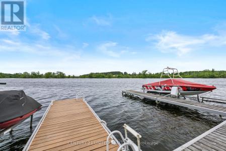 210 THOMPSON ROAD, Otonabee-south Monaghan, Ontario K9J 6X8, Canada